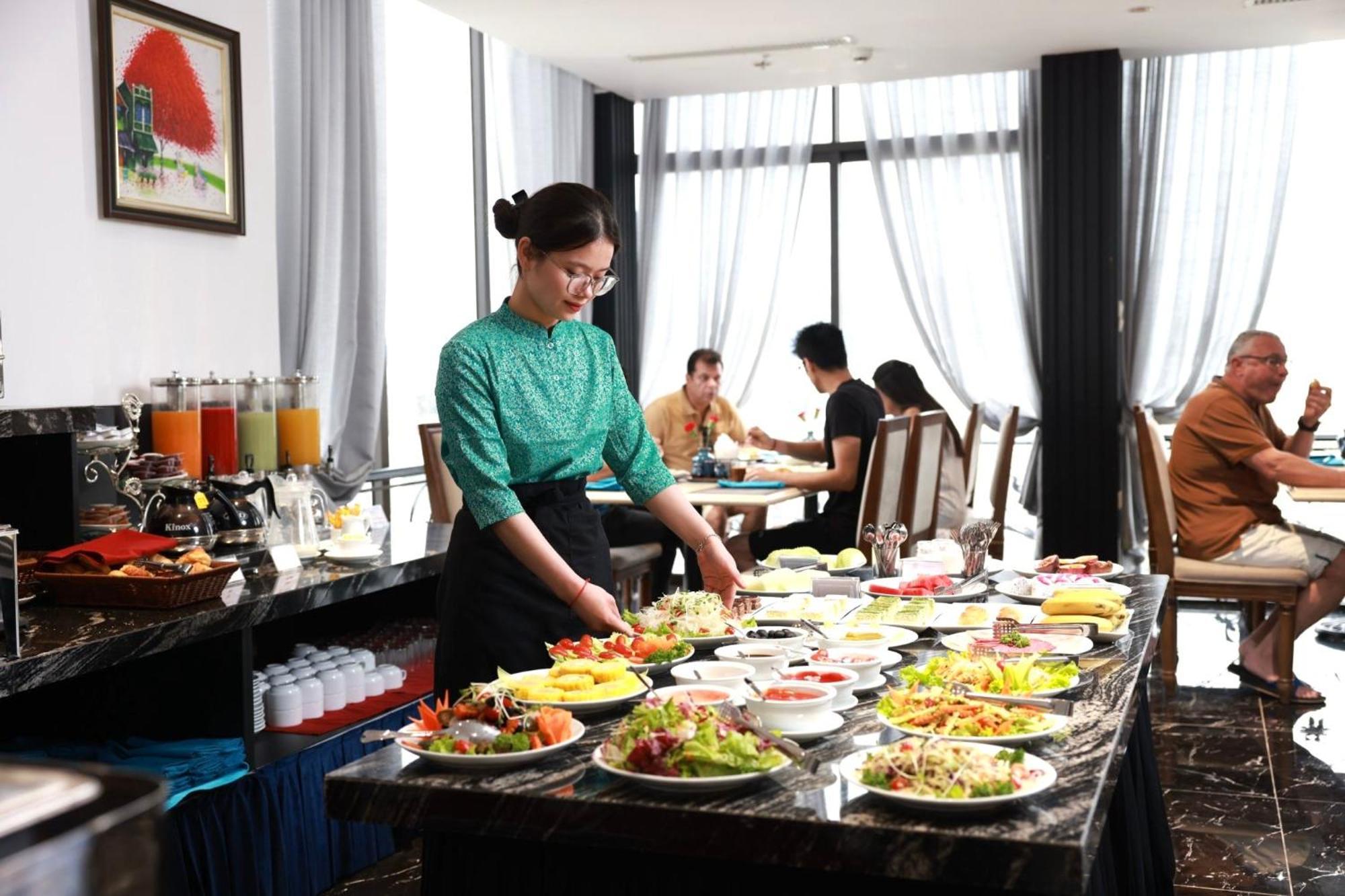 Serenata San De Hanoi Hotel Buitenkant foto